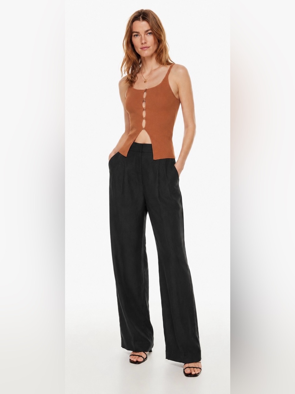Aritzia| ‘Effortless’ Trouser Pants - Picture 4 of 12